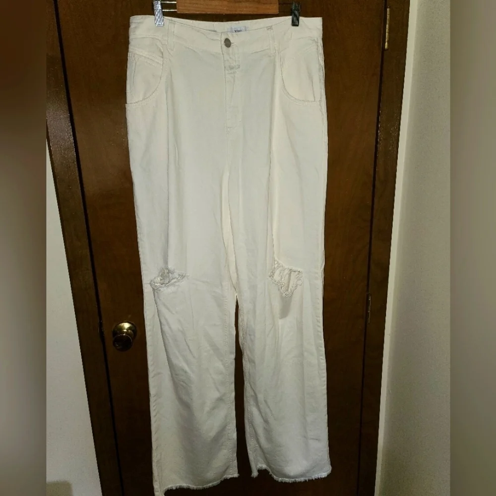 Closed white denim jeans sz 33 Nwot